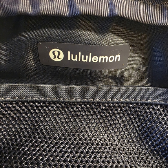 SOLD Lululemon Belt Bag 1L - Picture 6 of 7